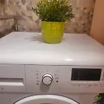 Mocha House 2-bedroom Netflix Speedy Wifi Apartment *